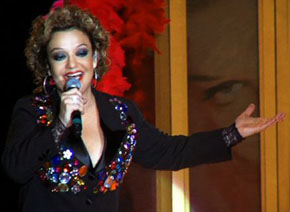 Mônica San Galo faz show de lançamento do CD e DVD “Confissões de Madame”