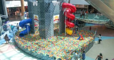 Diversão para adultos e crianças no Palácio das Bolinhas do Salvador Shopping