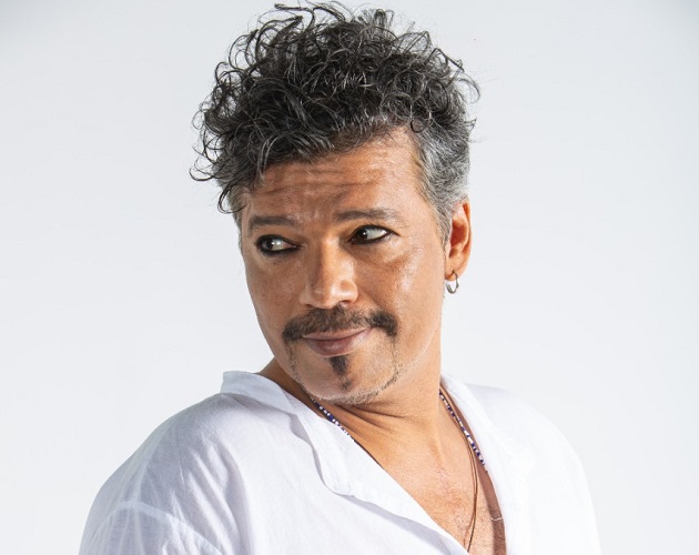 O músico Tito Bahiense em reapresentação no Teatro Gamboa Nova -Foto: João Lins