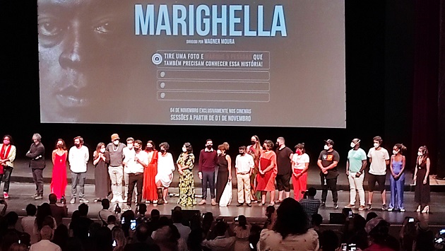 Wagner Moura participa da pré-estreia do filme "Marighella", em Salvador